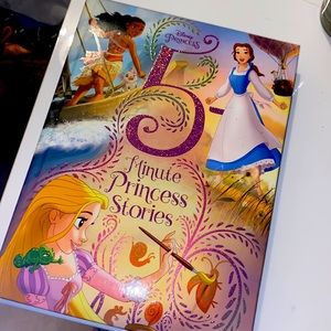 DISNEYS PRINCESS 5 MINUTE PRINCESS STORIES BOOK